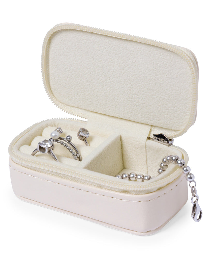 Zippered jewelry box