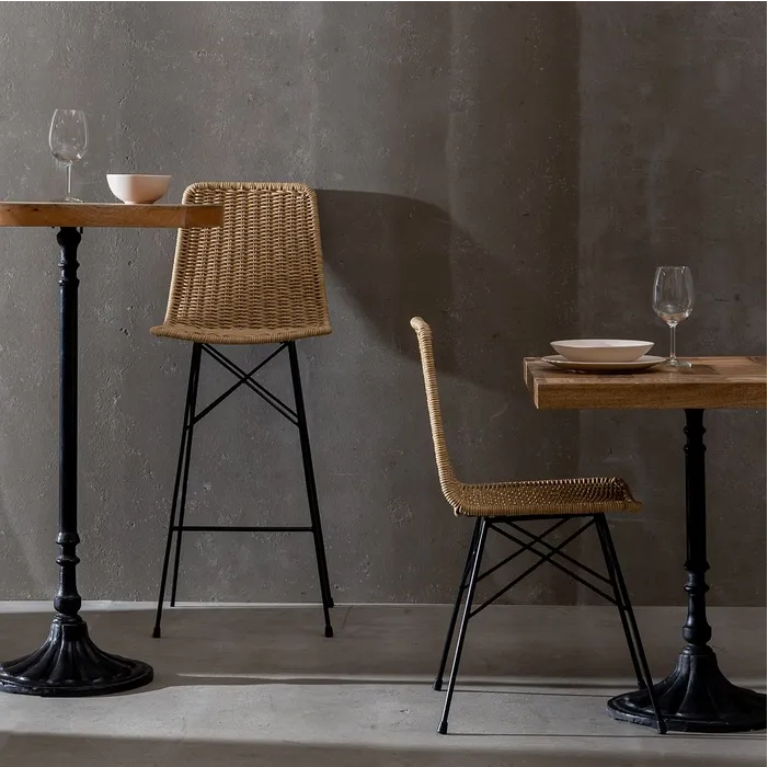 TABURETE NATURAL-NEGRO PP/METAL SALÓN