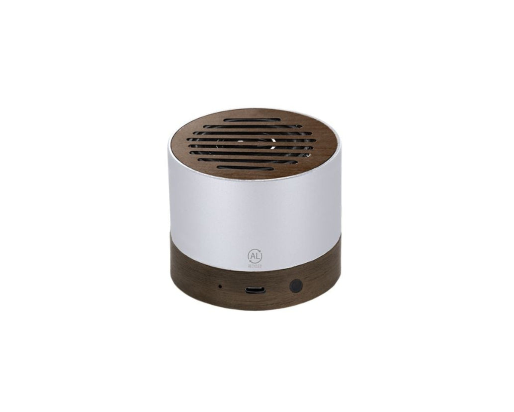 Altavoz compacto con carcasa de aluminio reciclado y madera
